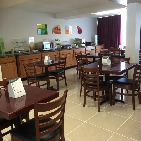 Days Inn by Wyndham Hartsfield Jackson Atlanta Airport West