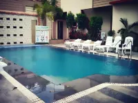 Staylite Hotel - Pools