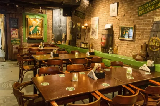 France Hotel Отели рядом с достопримечательностью «Мост Питон»