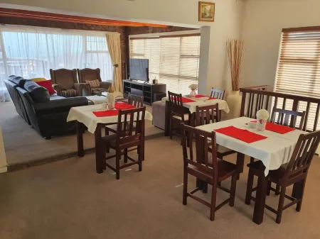 Sunnyridge Lodge Отели в г. Kidd`s Beach