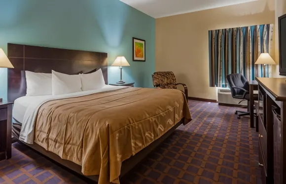 紅獅酒店及套房藍泉城