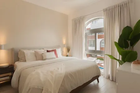 Central & Modern/Pool View/Close to beach/2Br-2Bt