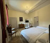 Hôtel de France et de Russie Hotels in Chalais