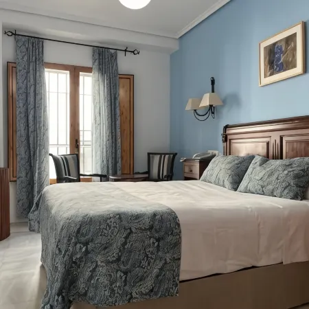Hotel Maestre Отели рядом с достопримечательностью «Площадь Пласа-де-ла-Корредера»