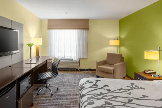 Sleep Inn & Suites Harbour Pointe Hotels in Chesterfield County
