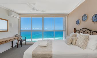 Golden Sands on the Beach - Absolute Beachfront Apartments