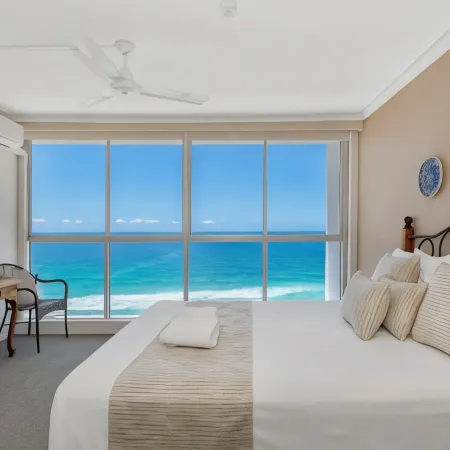 Golden Sands on the Beach - Absolute Beachfront Apartments
