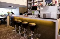 Airport Gateway Motor Lodge - Bares