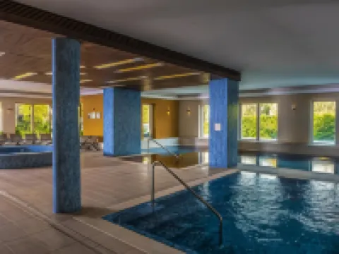 皇傢俱樂部酒店 維謝格拉德酒店