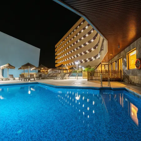 Ohtels Campo de Gibraltar Отели в г. Ла-Линеа-де-ла-Консепсьон