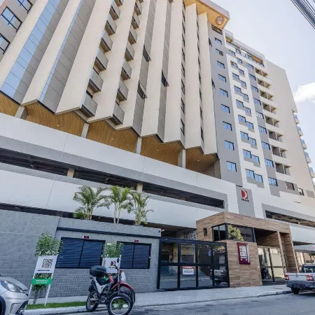 Stay With a Pool and gym 350m From the Beach in a Prime Location in Maceio - SLI