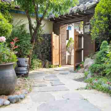 Jeonju Eoullim Hanok Stay Hotel Exterior