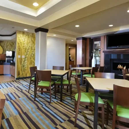 Fairfield Inn & Suites by Marriott  Albany Отели в г. Восток Уайтевилл