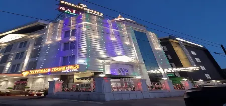 Shikin Hotels Pvt Ltd Отели в г. Тхане