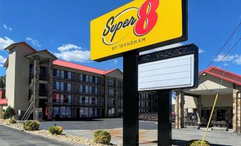 Super 8 by Wyndham Pigeon Forge Downtown