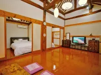 Jeonju Pungnamheon Hanok Stay Hotel dekat Museum Lukisan Kerajaan