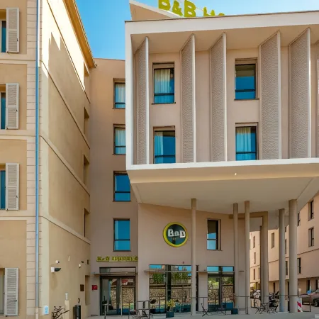 B&B Hotel Toulon Centre Gare Отели рядом с достопримечательностью «Паром Тоулон»