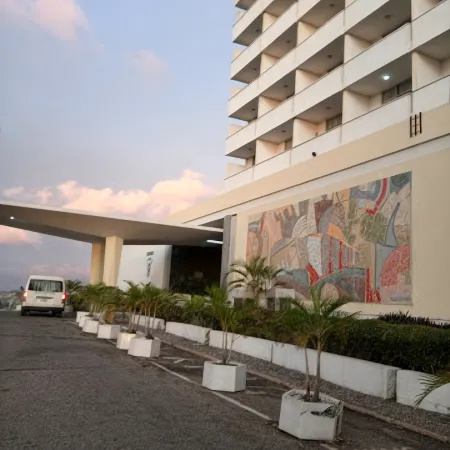 Premier Hotel- Executive Suite