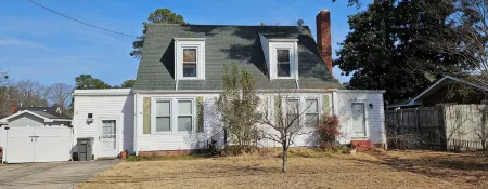 3-bedroom house in lovely Lumberton with fitness room, WiFi, AC