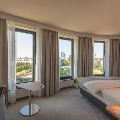 Holiday Inn Express Düsseldorf - Hauptbahnhof Hotels near Flingern-Nord