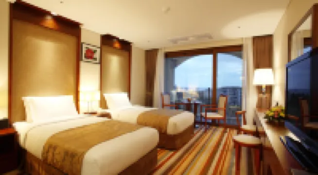 ราอน โฮเทล แอนด์ รีสอร์ท