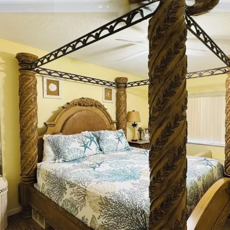 Oceanfront in Cocoa Beach - cute and cozy condo!