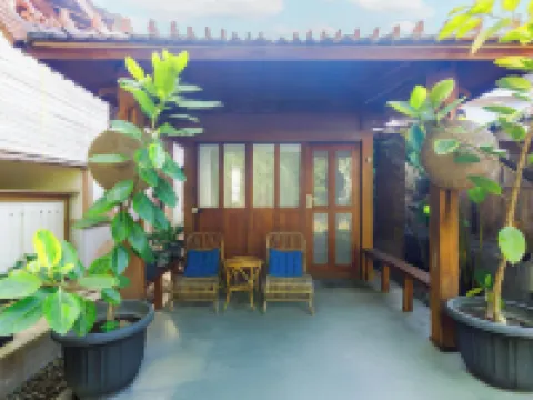 Yukke Tembi Homestay Hotels in Sewon