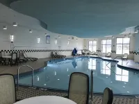 Holiday Inn & Suites 芝加哥西北 - 埃爾金 - 游泳池