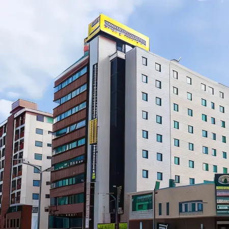Smile Hotel Utsunomiya Higashiguchi Отели рядом с достопримечательностью «Железнодорожный вокзал Уцуномия»