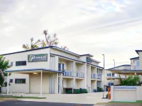 Oaks Middlemount Suites Hotels in Middlemount