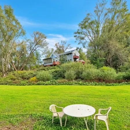 Home in Hobart - Roxbury Near Skiing and Weddings.