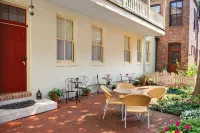 Rachael's Inner Harbor Boutique Inn