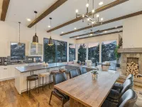 Big Sky Basin - Ski-in/Out, Hot Tub & Game Room