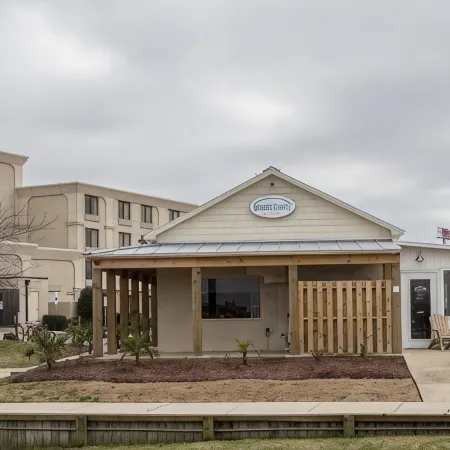 BridgePointe Hotel & Marina