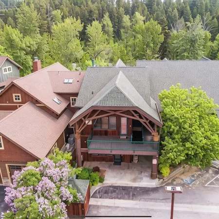 Cozy Condo in the Heart of Downtown BigFork