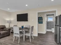 Cozy 1-bedroom condo in Lavallette, located 1 block from beach 라발레트 호텔