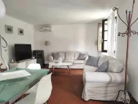 Villa with swimming pool a stone's throw from the sea