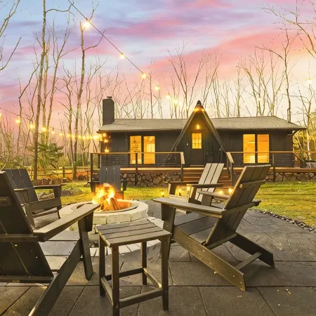 NEW Pocono Lake Modern & Cozy Cabin, Hot Tub, Pools