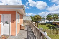 "The Enchanted Mermaid": PF Upper Duplex