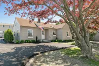 Costal Cottage Retreat minutes from Newport RI