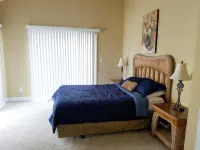 Unit 2 South - New Flooring Stairs & Hallways 2026 4Bed/3.5 Bath/3 Car Garage - Boutique