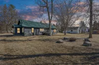 Welcome to the Black Loon. A charming 3-bedroom Mountain Bike home in Crosby