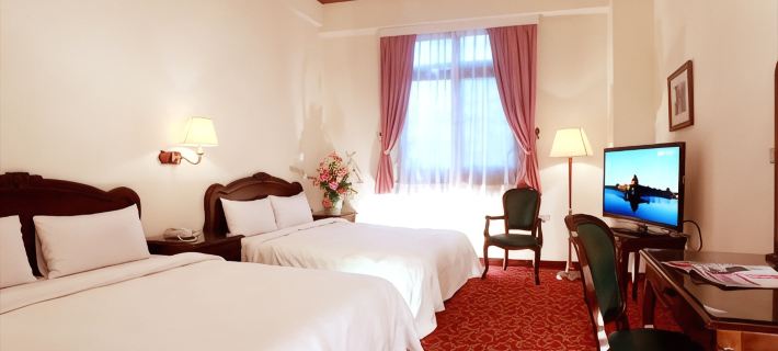 East Commercial Affairs Hotel Các khách sạn ở Nghi Lan