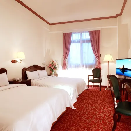 East Commercial Affairs Hotel Отели рядом с достопримечательностью «Железнодорожный вокзал Луодонга»