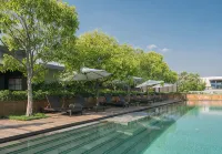 Bay Breeze Resort - مسبح خاص