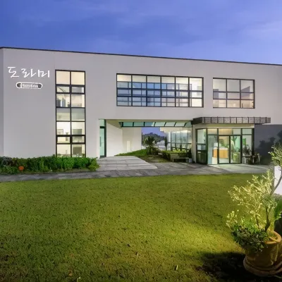 Dorami Pension Hotels near Susan Athletic Park