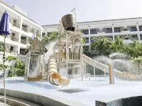 Yoho Beach Resort - شاطئ