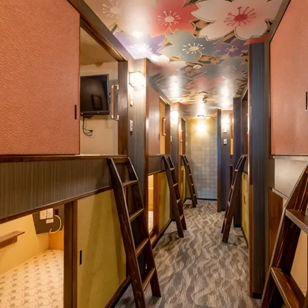 Guesthouse Kukuru Отели рядом с достопримечательностью «Станция Wakayama»