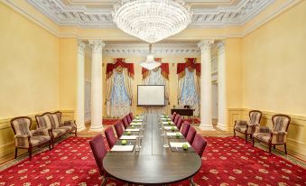 Cort Inn St Petersburg Hotel & Conference Center