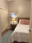 3Br Beach Condo Walk to Shops & Restaurants - 4-Star